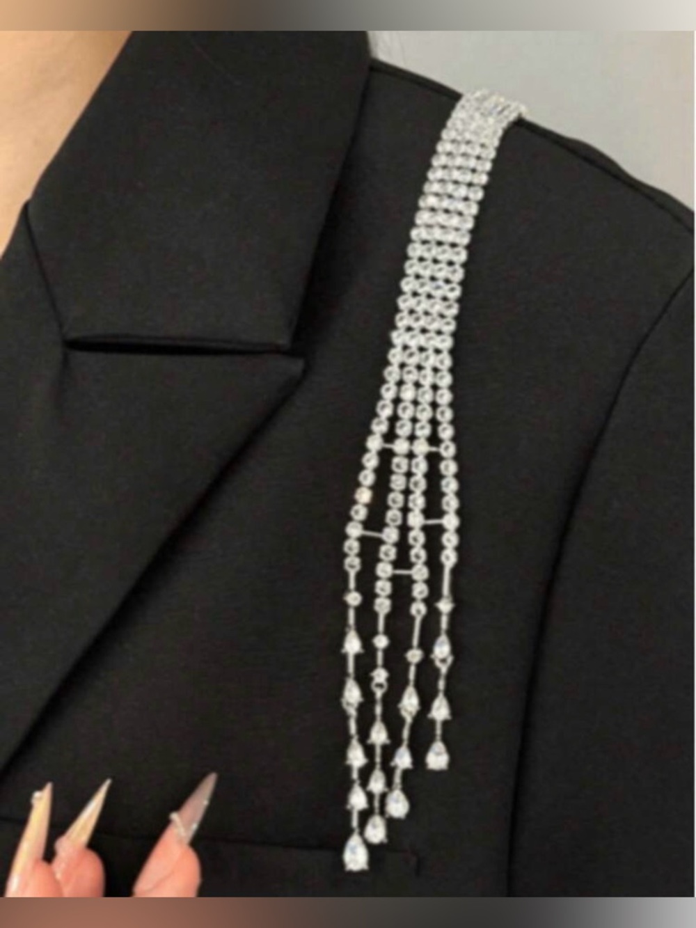 Rhinestone Tassel Shoulder brooch M747